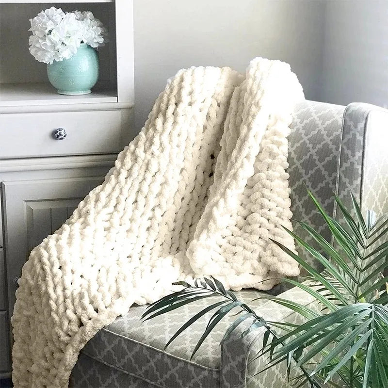 Handcrafted Chunky Knitted Blanket in Coarse Wool - Thick Chenille Woven Blanket for Sofas and Photography Props
