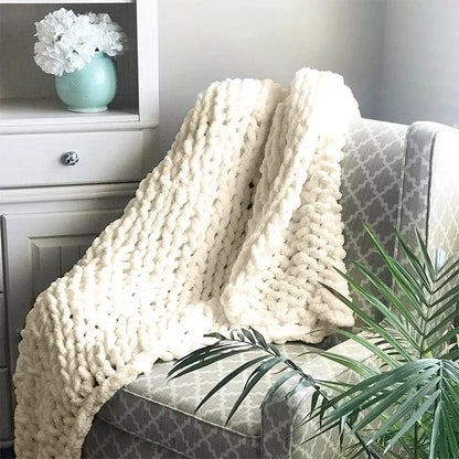 Handcrafted Chunky Knitted Blanket in Coarse Wool - Thick Chenille Woven Blanket for Sofas and Photography Props