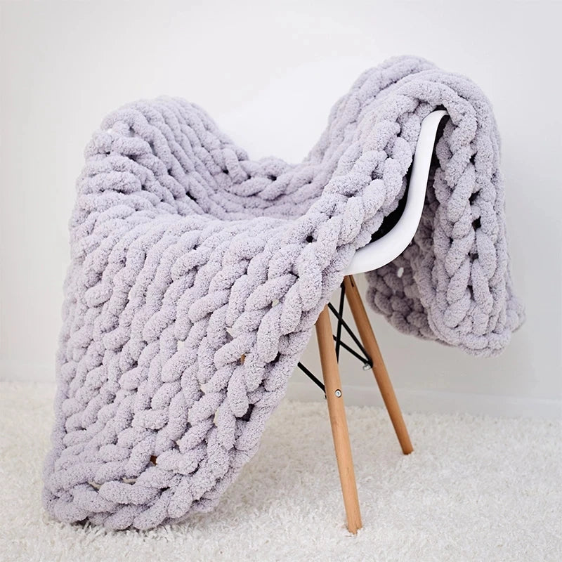 Handcrafted Chunky Knitted Blanket in Coarse Wool - Thick Chenille Woven Blanket for Sofas and Photography Props