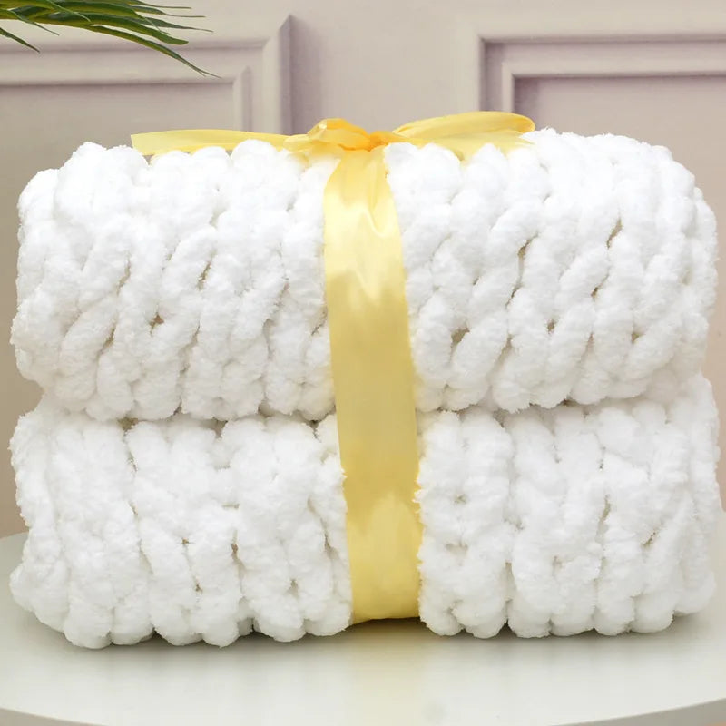 Handcrafted Chunky Knitted Blanket in Coarse Wool - Thick Chenille Woven Blanket for Sofas and Photography Props