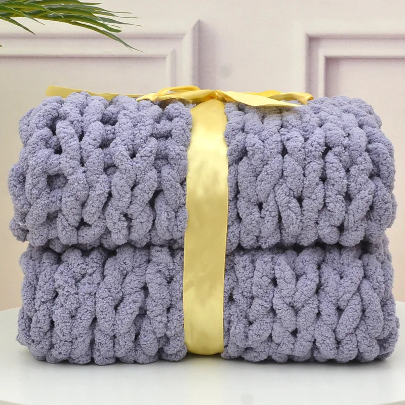 Handcrafted Chunky Knitted Blanket in Coarse Wool - Thick Chenille Woven Blanket for Sofas and Photography Props